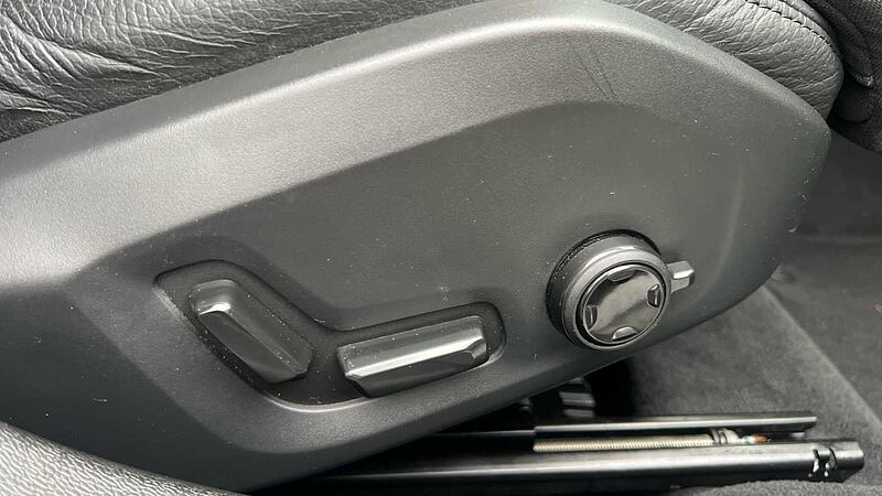 Volvo S60 Plus, B5 AWD Mild hybrid, Petrol, Dark