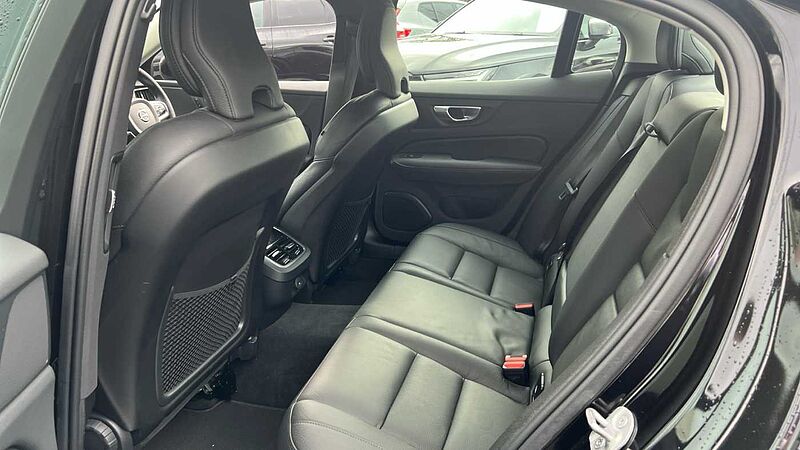 Volvo S60 Plus, B5 AWD Mild hybrid, Petrol, Dark