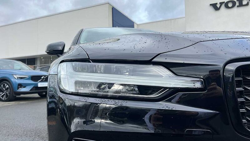 Volvo S60 Plus, B5 AWD Mild hybrid, Petrol, Dark