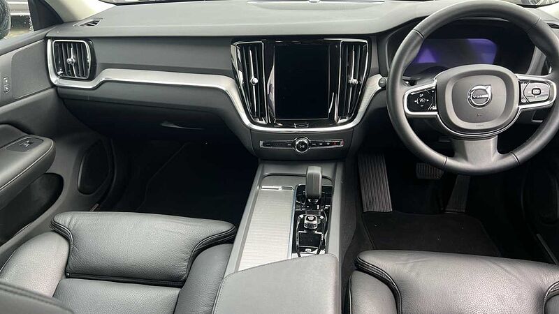 Volvo S60 Plus, B5 AWD Mild hybrid, Petrol, Dark