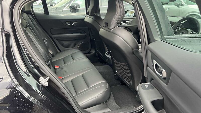 Volvo S60 Plus, B5 AWD Mild hybrid, Petrol, Dark