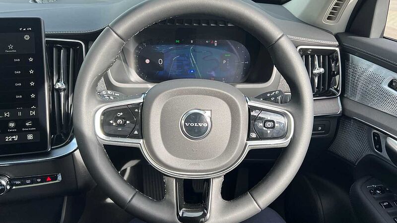 Volvo XC90 Ultra, T8 AWD Plug-in hybrid, Electric/Petrol, Dark, 7 Seats