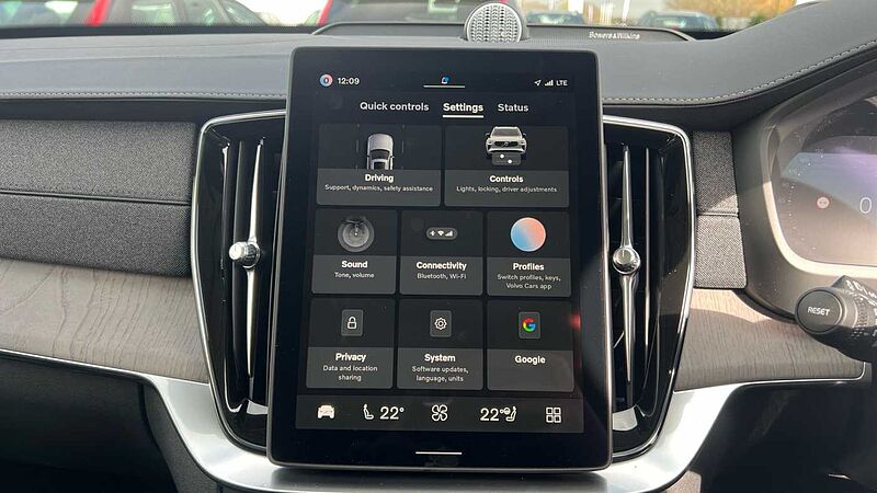 Volvo XC90 Ultra, T8 AWD Plug-in hybrid, Electric/Petrol, Dark, 7 Seats