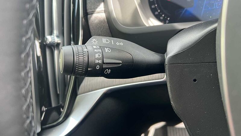 Volvo XC90 Ultra, T8 AWD Plug-in hybrid, Electric/Petrol, Dark, 7 Seats