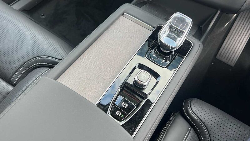 Volvo XC90 Ultra, T8 AWD Plug-in hybrid, Electric/Petrol, Dark, 7 Seats