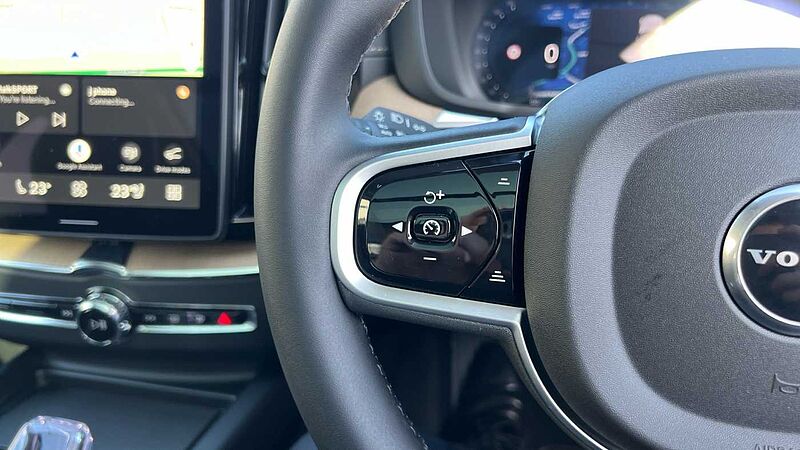 Volvo XC60 Ultra, T8 AWD Plug-in hybrid, Electric/Petrol, Dark