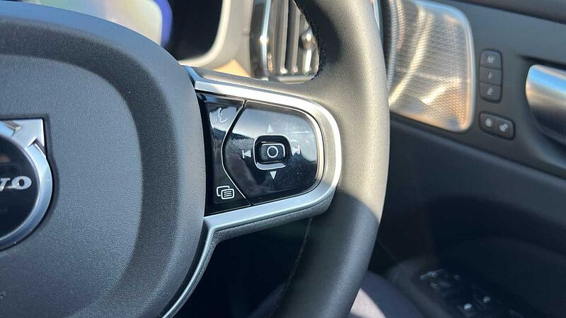 Volvo XC60 Ultra, T8 AWD Plug-in hybrid, Electric/Petrol, Dark