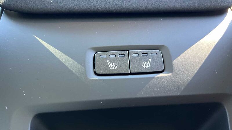 Volvo XC60 Ultra, T8 AWD Plug-in hybrid, Electric/Petrol, Dark