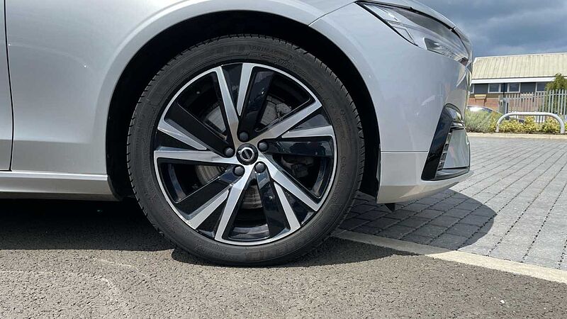Volvo S90 Recharge R-Design T8 AWD plug-in hybrid