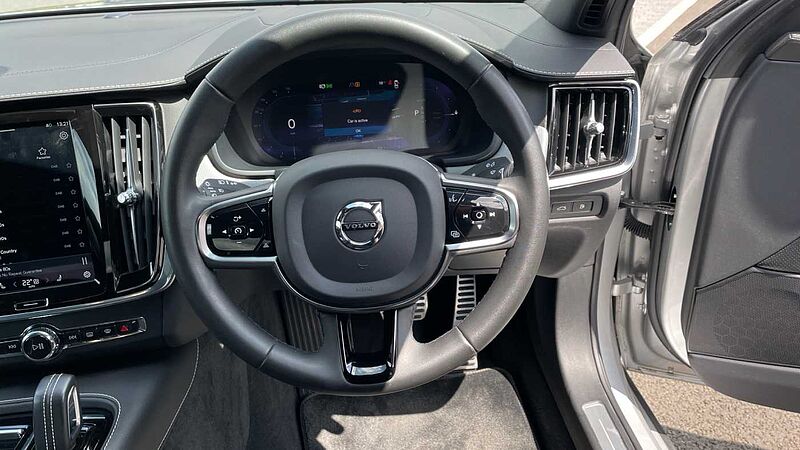 Volvo S90 Recharge R-Design T8 AWD plug-in hybrid