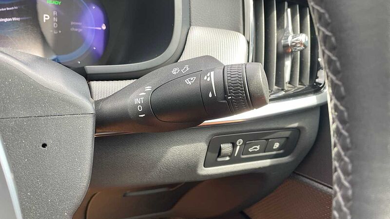 Volvo S90 Recharge R-Design T8 AWD plug-in hybrid