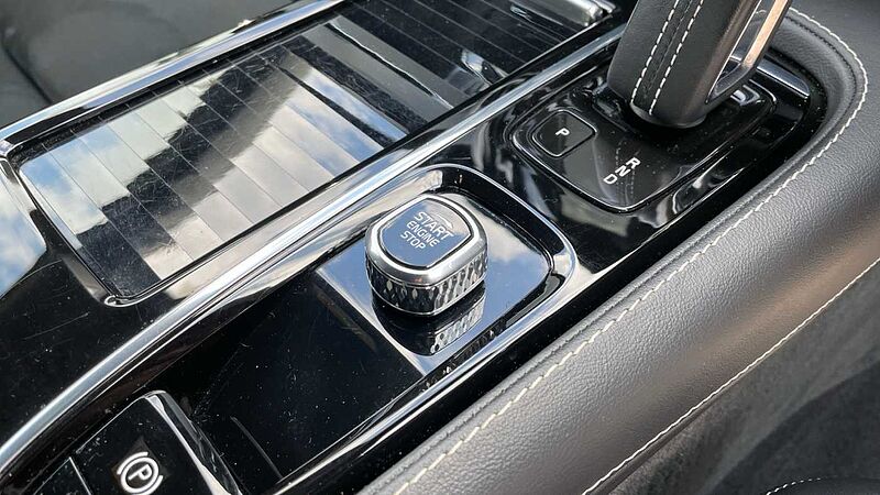 Volvo S90 Recharge R-Design T8 AWD plug-in hybrid