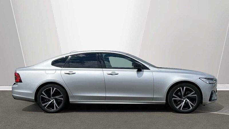 Volvo S90 Recharge R-Design T8 AWD plug-in hybrid