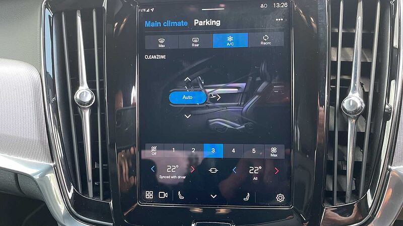 Volvo S90 Recharge R-Design T8 AWD plug-in hybrid