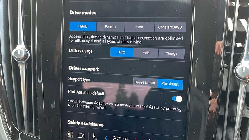 Volvo S90 Recharge R-Design T8 AWD plug-in hybrid