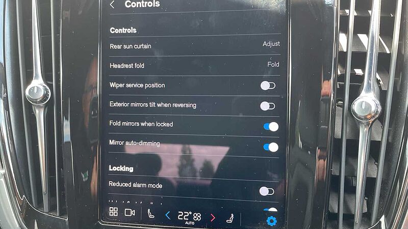 Volvo S90 Recharge R-Design T8 AWD plug-in hybrid