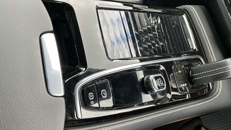 Volvo S90 Recharge R-Design T8 AWD plug-in hybrid