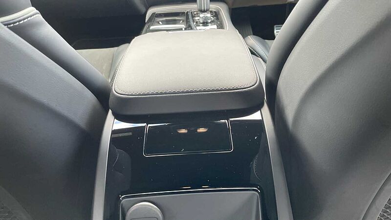Volvo S90 Recharge R-Design T8 AWD plug-in hybrid