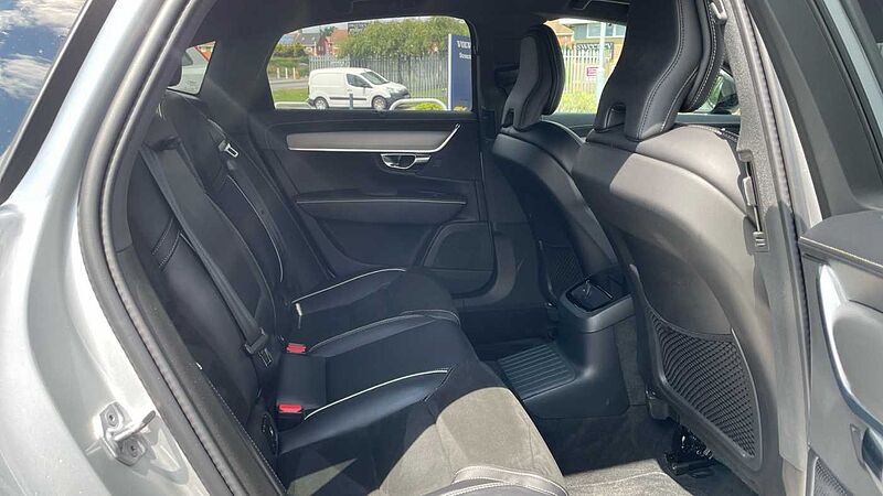 Volvo S90 Recharge R-Design T8 AWD plug-in hybrid