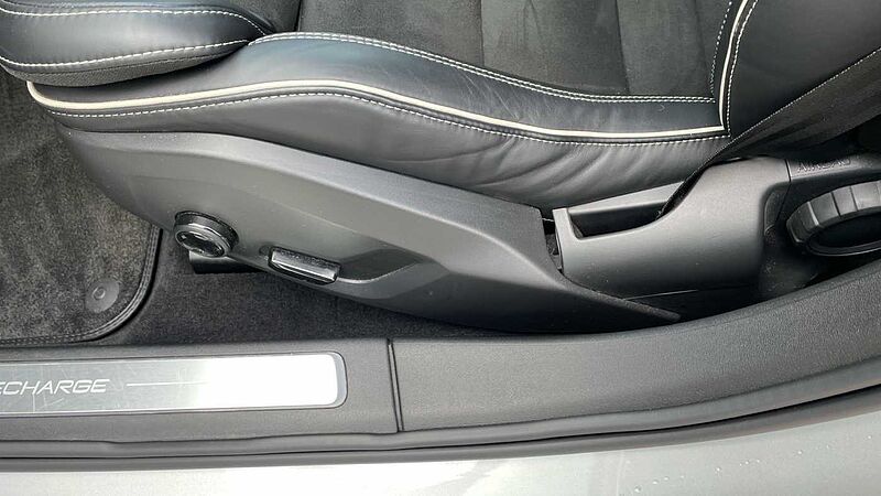Volvo S90 Recharge R-Design T8 AWD plug-in hybrid