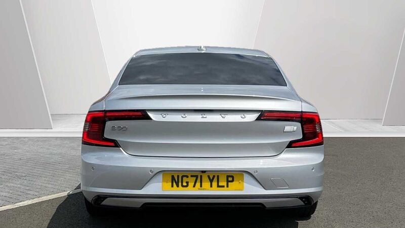 Volvo S90 Recharge R-Design T8 AWD plug-in hybrid