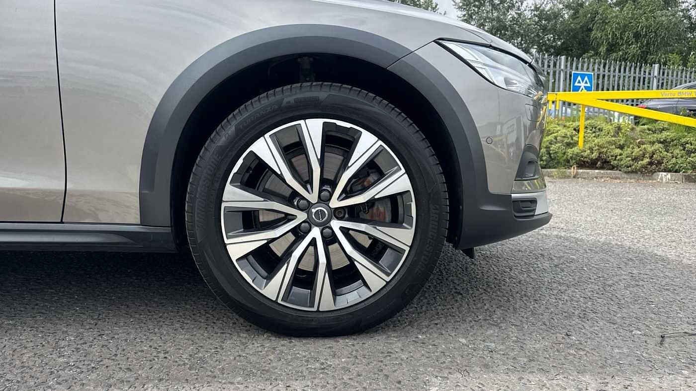 Volvo V90 Cross Country, B4 AWD mild hybrid