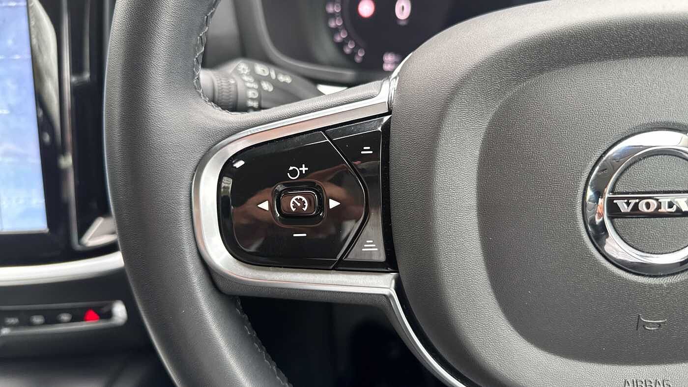 Volvo S60 Plus, B5 AWD Mild hybrid, Petrol, Dark