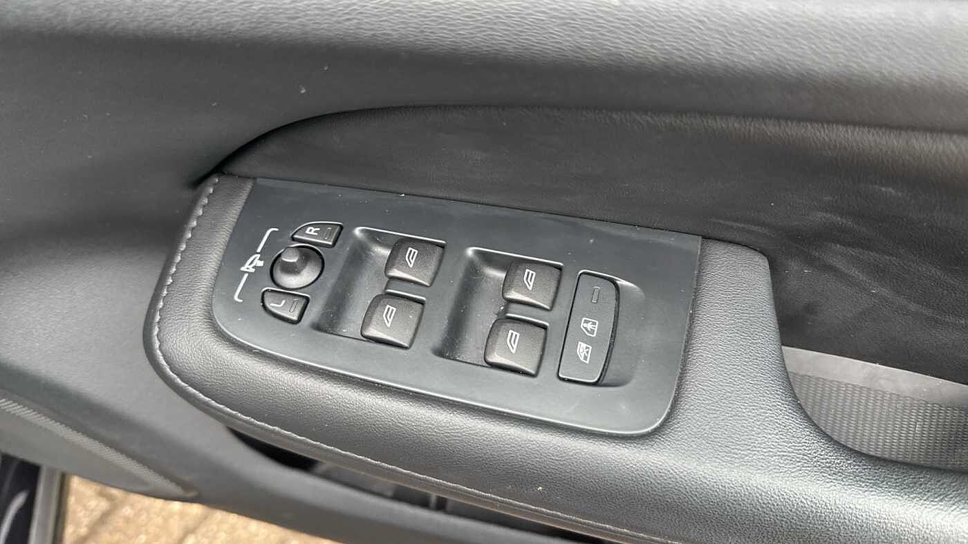 Volvo S60 Plus, B5 AWD Mild hybrid, Petrol, Dark