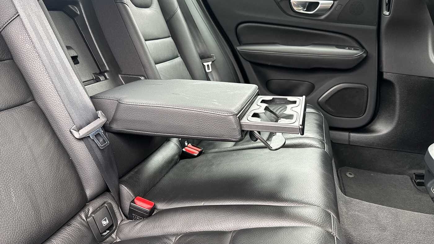 Volvo S60 Plus, B5 AWD Mild hybrid, Petrol, Dark