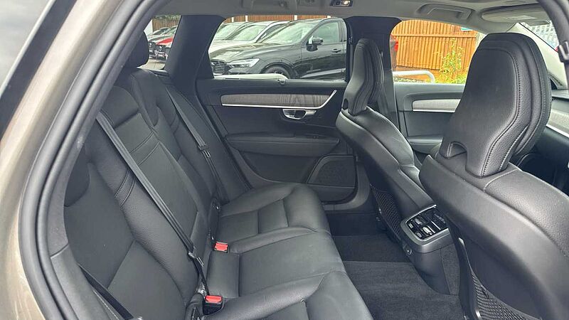 Volvo V90 Cross Country, B4 AWD mild hybrid