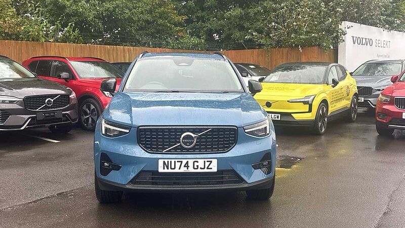 Volvo XC40 Ultra, B3 Mild hybrid, Petrol, Dark