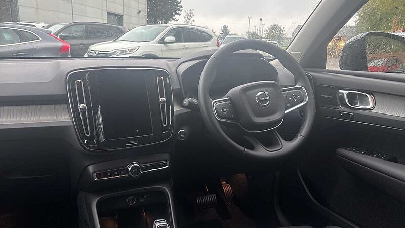 Volvo XC40 Ultra, B3 Mild hybrid, Petrol, Dark