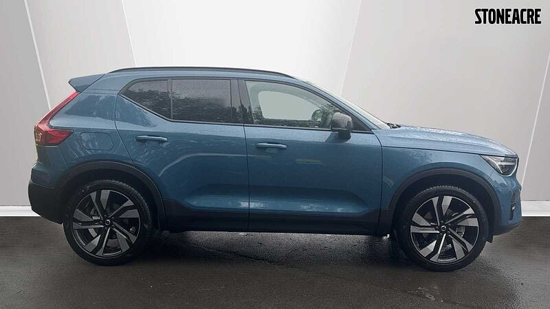 Volvo XC40 Ultra, B3 Mild hybrid, Petrol, Dark