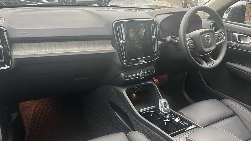 Volvo XC40 Ultra, B3 Mild hybrid, Petrol, Dark