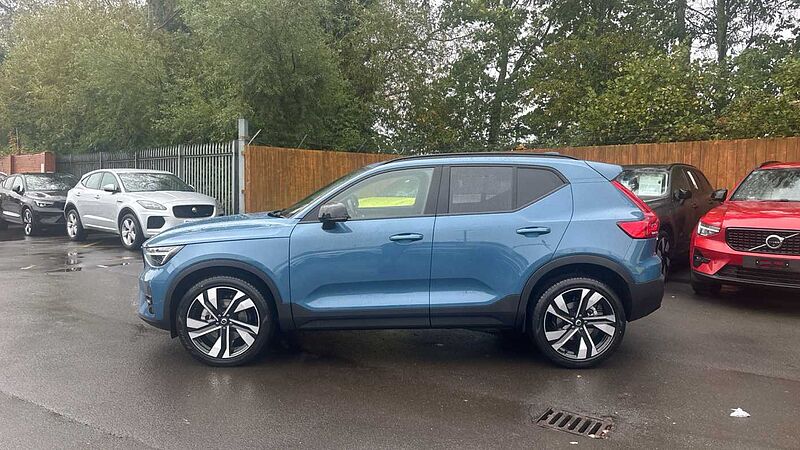 Volvo XC40 Ultra, B3 Mild hybrid, Petrol, Dark