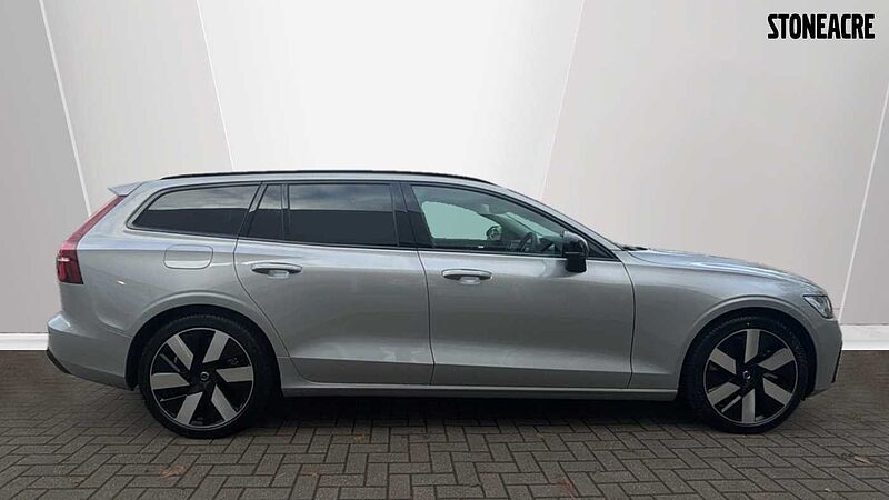 Volvo V60 Plus, T6 AWD Plug-in hybrid, Electric/Petrol, Dark