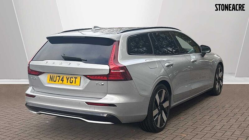 Volvo V60 Plus, T6 AWD Plug-in hybrid, Electric/Petrol, Dark