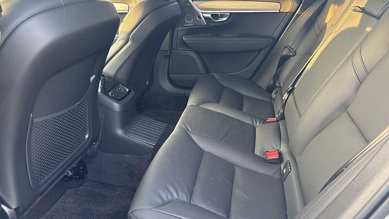 Volvo V90 Ultra, T8 AWD Plug-in hybrid, Electric/Petrol, Dark