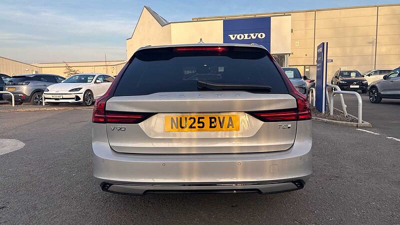 Volvo V90 Ultra, T8 AWD Plug-in hybrid, Electric/Petrol, Dark