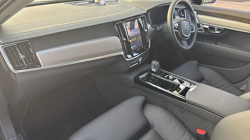 Volvo V90 Ultra, T8 AWD Plug-in hybrid, Electric/Petrol, Dark