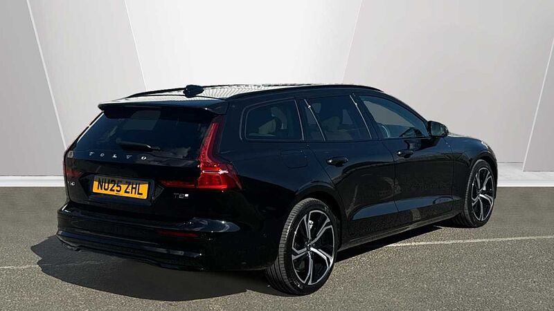 Volvo V60 Ultra, T8 AWD Plug-in hybrid, Electric/Petrol, Dark