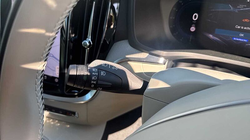 Volvo V60 Ultra, T8 AWD Plug-in hybrid, Electric/Petrol, Dark