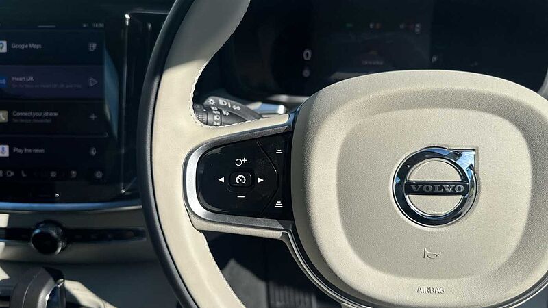 Volvo V60 Ultra, T8 AWD Plug-in hybrid, Electric/Petrol, Dark