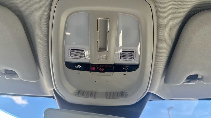 Volvo V60 Ultra, T8 AWD Plug-in hybrid, Electric/Petrol, Dark