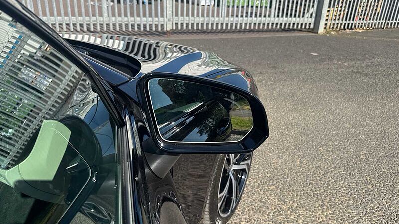 Volvo V60 Ultra, T8 AWD Plug-in hybrid, Electric/Petrol, Dark