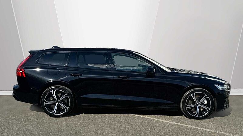 Volvo V60 Ultra, T8 AWD Plug-in hybrid, Electric/Petrol, Dark