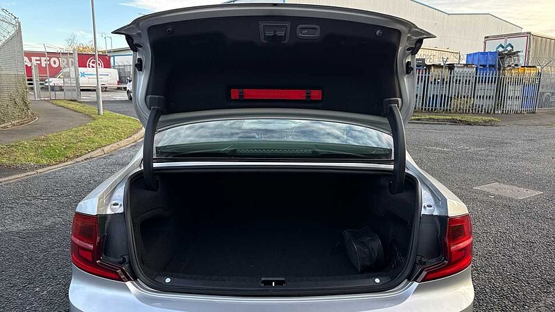 Volvo S90 D4 R-Design Automatic