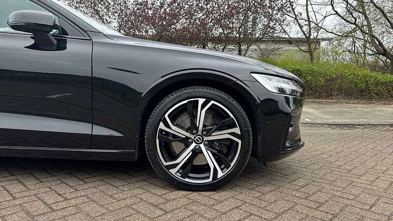 Volvo S60 Plus, B5 AWD Mild hybrid, Petrol, Dark