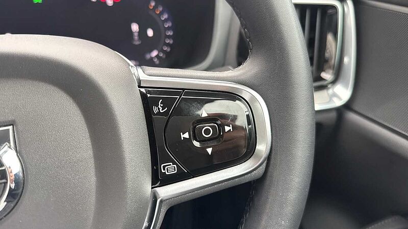 Volvo S60 Plus, B5 AWD Mild hybrid, Petrol, Dark