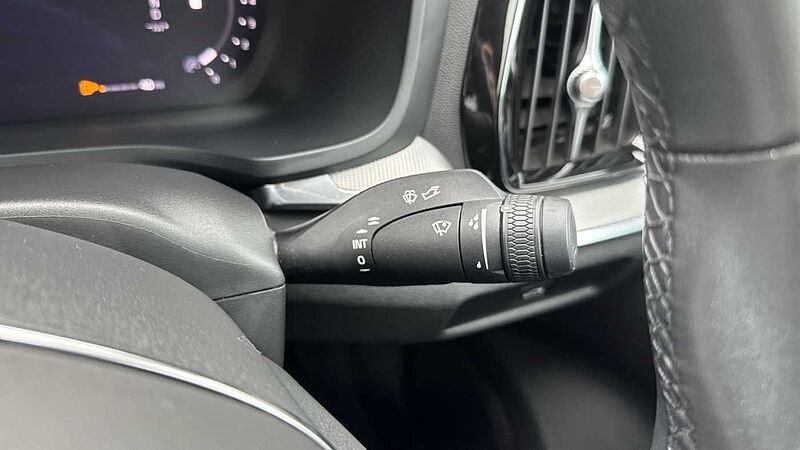 Volvo S60 Plus, B5 AWD Mild hybrid, Petrol, Dark